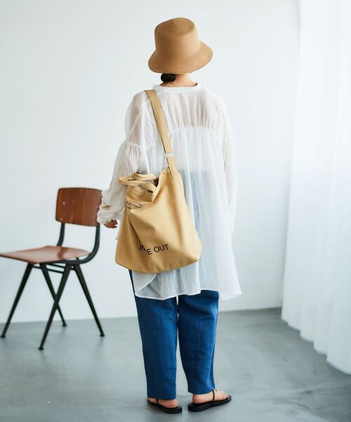 le.coeur blanc（ルクールブラン）の「シアーガーゼバックギャザーシャツ（シャツ/ブラウス・レディース・オフホワイト/サックスブルー/ベージュ/チャコールグレー・38）」の21枚目の写真