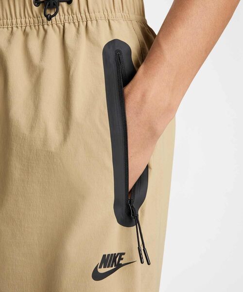 NIKE（ナイキ）の「《セットアップ対応商品》ナイキ テック メンズ ウーブン オープンヘム パンツ / Nike Tech Men's Woven Open-Hem Pants HM7159-297 Parachute Beige（その他パンツ・メンズ・ベージュ・2XL/L/M/S/XL）」の13枚目の写真
