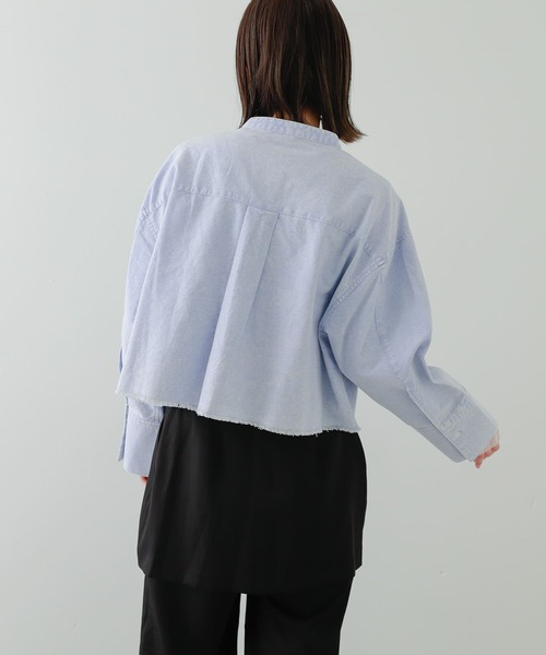 SENSE OF PLACE by URBAN RESEARCH(センスオブプレイスバイアーバンリサーチ)の「クロップドケミカルウォッシュシャツ(シャツ/ブラウス・レディース・グレー/ライトブルー・ONE)」の5枚目の写真