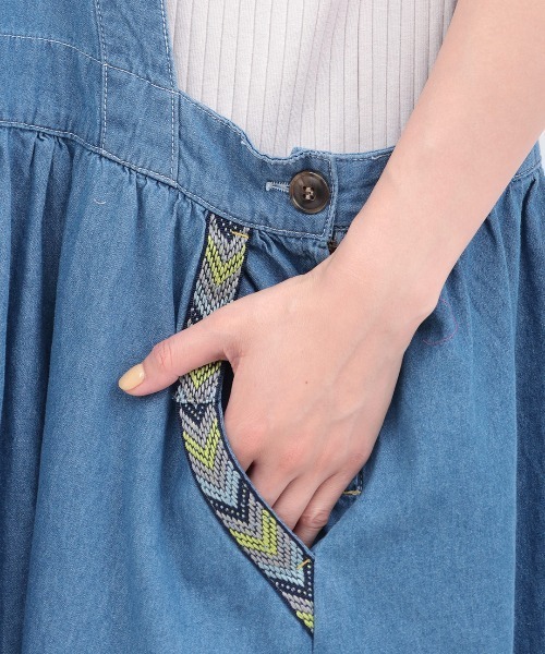 チチカカ（チチカカ）の「デニムジャンパースカート【大きいサイズ】（ジャンパースカート・レディース・ブルー/インディゴブルー・3L）」の12枚目の写真