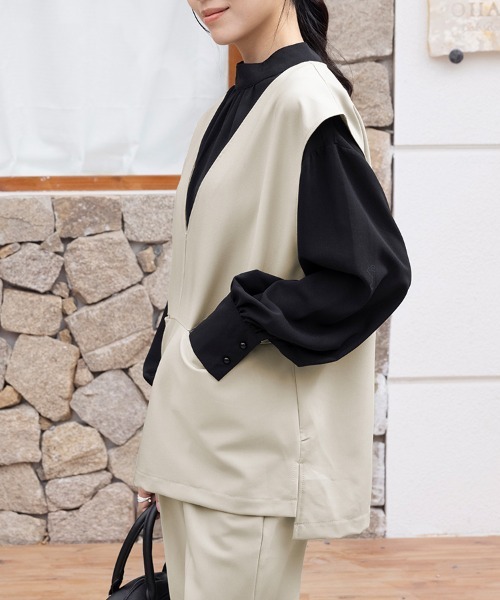 Doux Belle（ドゥーベル）の「深めVネックベスト（ベスト・レディース・ネイビー/ベージュ/グレイッシュベージュ/ライトブルー/ブラック・MEDIUM）」の19枚目の写真