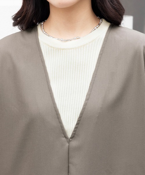 Doux Belle（ドゥーベル）の「深めVネックベスト（ベスト・レディース・ネイビー/ベージュ/グレイッシュベージュ/ライトブルー/ブラック・MEDIUM）」の12枚目の写真