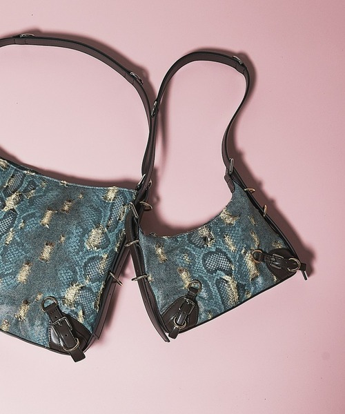 jouetie（ジュエティ）の「【jouetie/ジュエティ】ベルテッド　ヴィンテージクラッシュ　ミニショルダーバッグ（ショルダーバッグ・レディース・パイソン/ネイビー/オフホワイト/ブラック/キャメル/ブルー系その他・FREE）」の22枚目の写真