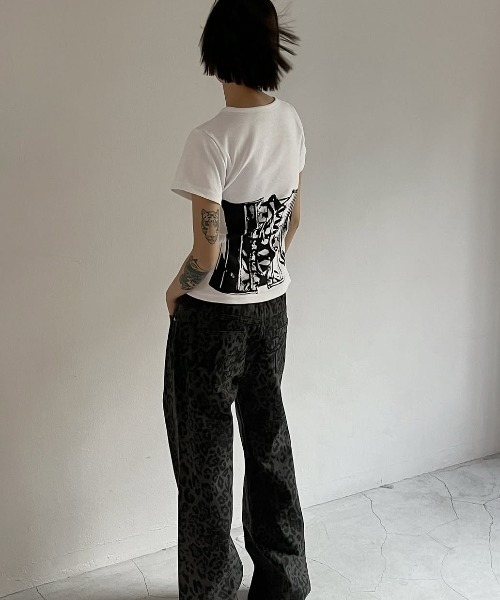 ★FANCYCLUB★BACK CORSET TEE (WHITE)★正規品/韓国直送料込 A'GEM/9 × .kom 『 FANCY CLUB/ファンシークラブ』 BACK CORSET