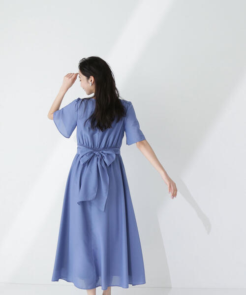 NATURAL BEAUTY BASIC(ナチュラルビューティーベーシック)の「◇カシュクールバックリボンワンピース(ワンピース・レディース・チャコールグレー/ベージュ/ダークブルー・P/S/SMALL/MEDIUM)」の3枚目の写真