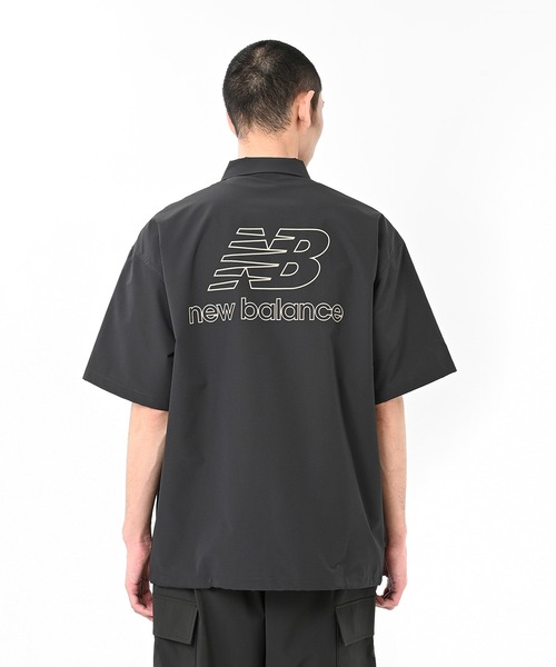 NEW BALANCE（ニューバランス）の「コーチシャツ（シャツ/ブラウス・メンズ・グレイッシュベージュ/ブラック/パープル・XX-LARGE/X-LARGE/LARGE/MEDIUM/SMALL）」の5枚目の写真