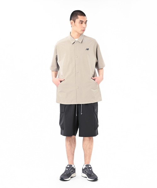 NEW BALANCE（ニューバランス）の「コーチシャツ（シャツ/ブラウス・メンズ・グレイッシュベージュ/ブラック/パープル・XX-LARGE/X-LARGE/LARGE/MEDIUM/SMALL）」の18枚目の写真