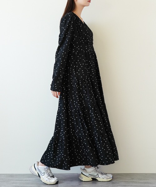 gossip!ロサンゼルス(ゴシップロサンゼルス)の「カシュクールデザイン ティアードワンピース(ワンピース・レディース・ライトベージュ/ブラック・FREE)」の16枚目の写真