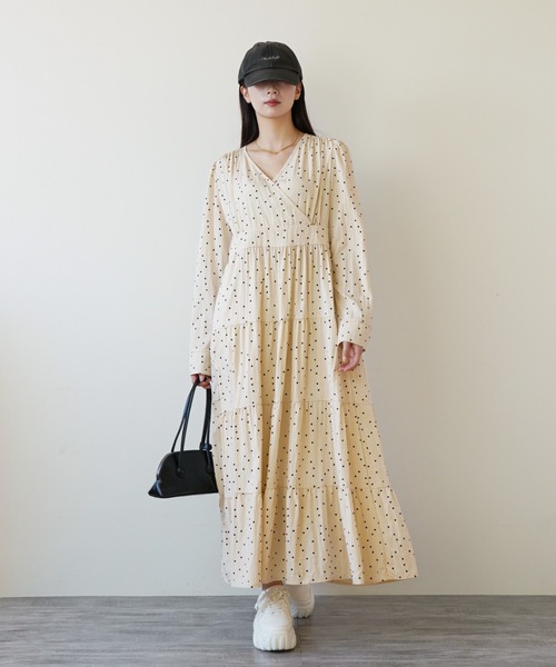 gossip!ロサンゼルス(ゴシップロサンゼルス)の「カシュクールデザイン ティアードワンピース(ワンピース・レディース・ライトベージュ/ブラック・FREE)」の5枚目の写真