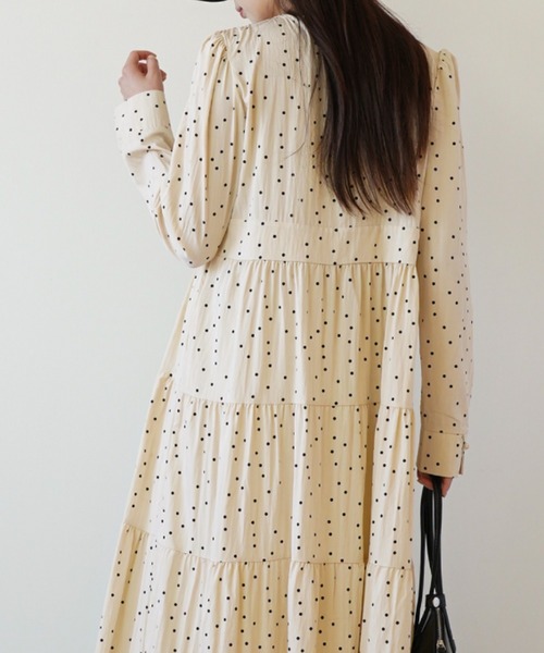 gossip!ロサンゼルス(ゴシップロサンゼルス)の「カシュクールデザイン ティアードワンピース(ワンピース・レディース・ライトベージュ/ブラック・FREE)」の3枚目の写真