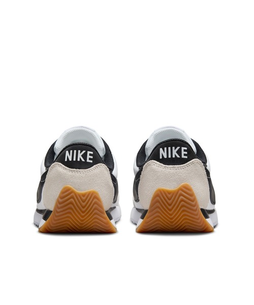 NIKE(ナイキ)の「NIKE/ナイキ レディース スニーカー WS パシフィック HM4771-105(スニーカー・レディース・ホワイト×ブラック・23.5cm/24.0cm/24.5cm/25.0cm/23.0cm)」の4枚目の写真