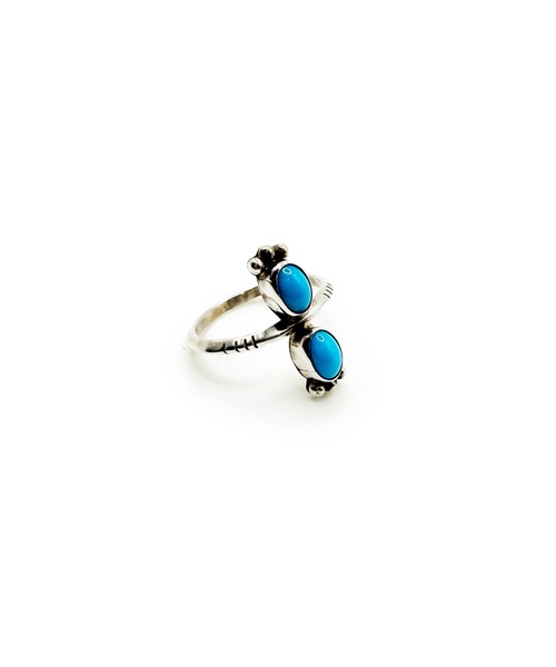 Indian Jewelry(インディアンジュエリー)の「THEATER シアター ダブルオーバルターコイズデザインシルバーリング Made in USA(リング・レディース・シルバー・#10/#9)」の1枚目の写真