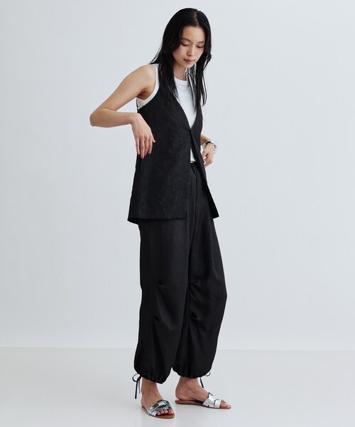 GALLEST（ギャレスト）の「キャミソールジレ（ベスト・レディース・ブラック/ホワイト・38）」の4枚目の写真