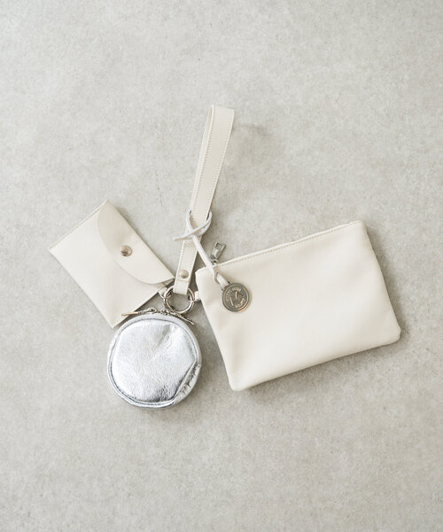 BEARDSLEY(ビアズリー)の「《MARCO MASI》3連マルチショルダーバッグ(ポーチ・レディース・ブラック/アイボリー・FREE)」の1枚目の写真