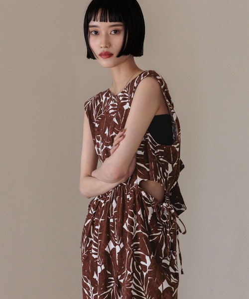 LOWRYS FARM(ローリーズファーム)の「バックリボンオールインワン 323525(サロペット/オーバーオール・レディース・チャコールグレー/アイボリー/ブラック/ベージュ系その他・FREE)」の8枚目の写真