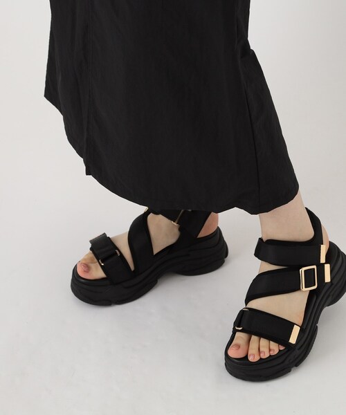 ESPERANZA(エスペランサ)の「ゴールドバックルベルトスポサン(サンダル・レディース・アイボリー/ブラック・LL/S/M/L)」の1枚目の写真