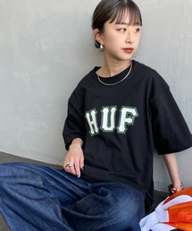 [HUF/ハフ] GIANT ショートスリーブTシャツ