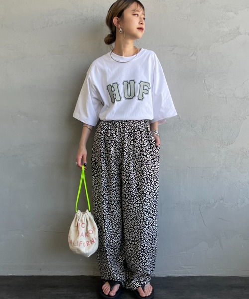 HUF（ハフ）の「[HUF/ハフ] GIANT ショートスリーブTシャツ（Tシャツ/カットソー・レディース・ホワイト/ブラック・M/L）」の3枚目の写真