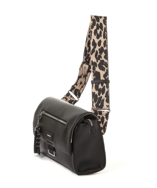 BAYFLOW（ベイフロー）の「[500mlのペットボトルが入る]レオパードボディバッグ（ショルダーバッグ・レディース・アイボリー/ブラック・FREE）」の3枚目の写真