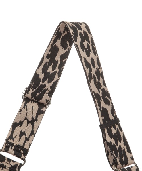 BAYFLOW（ベイフロー）の「[500mlのペットボトルが入る]レオパードボディバッグ（ショルダーバッグ・レディース・アイボリー/ブラック・FREE）」の6枚目の写真