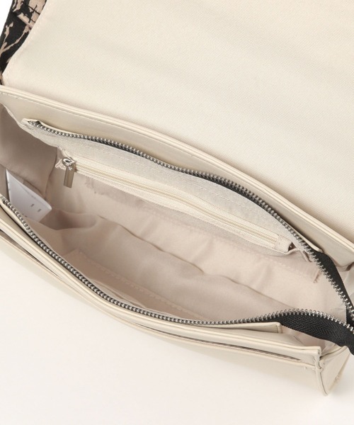 BAYFLOW（ベイフロー）の「[500mlのペットボトルが入る]レオパードボディバッグ（ショルダーバッグ・レディース・アイボリー/ブラック・FREE）」の19枚目の写真