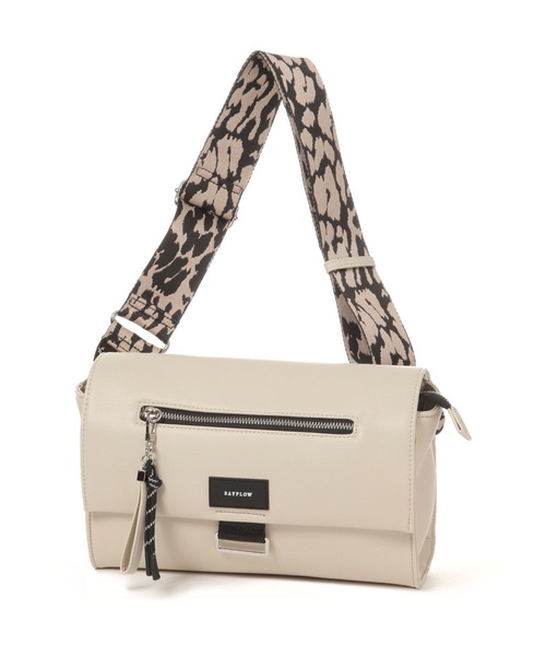 BAYFLOW（ベイフロー）の「[500mlのペットボトルが入る]レオパードボディバッグ（ショルダーバッグ・レディース・アイボリー/ブラック・FREE）」の22枚目の写真