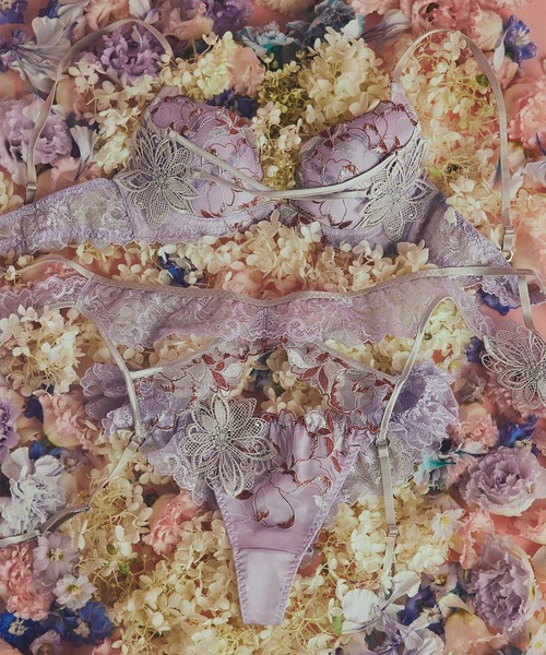 LINGERIEAM（ランジェリアム）の「キャプティブフラワー　トリックリフト（B・Cカップ）（ブラジャー・レディース・ライラック/レッド/ブルー・B65/B70/B75/C65/C70/C75）」の22枚目の写真