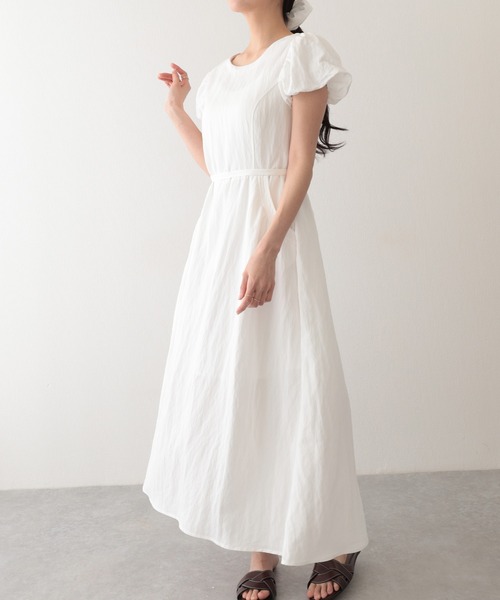 Lace Ladies(レースレディース)の「チョーカー付き クルーネック パフスリーブ ギャザー ロング ワンピース(ワンピース・レディース・ピンク/ホワイト/ネイビー・S/M/L)」の5枚目の写真