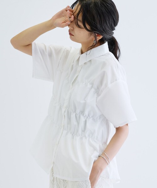 GALLEST（ギャレスト）の「◆【一部店舗限定】シャーリングビスチェデザイン半袖シャツ（シャツ/ブラウス・レディース・ライトブルー/ライトイエロー系/ホワイト・38）」の8枚目の写真