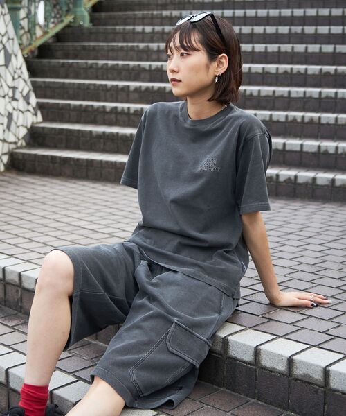 FFEIN（フェイン）の「【FFEIN（フェイン）】フェード刺繍Tシャツ /  Tシャツ 短丈 クルーネック 半袖 ピグメント加工 セットアップ（Tシャツ/カットソー・メンズ・ブラック/ネイビー/ブラウン・LARGE/MEDIUM/SMALL）」の7枚目の写真