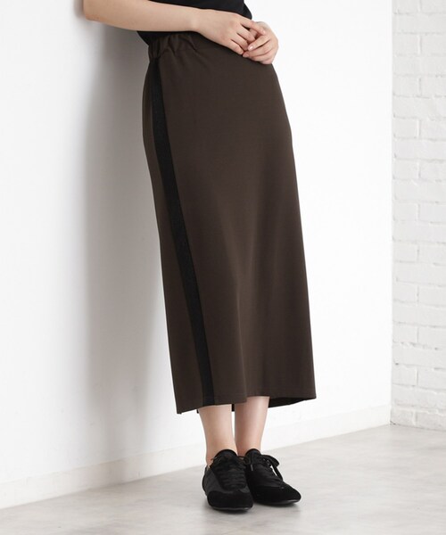 THE SHOP TK （ザ ショップ ティーケー ）の「サイドラメラインタイトスカート【洗濯機OK】（スカート・レディース・ダークブラウン/ブラック・12/13）」の7枚目の写真