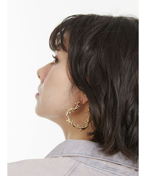 jouetie（ジュエティ）の「ワイヤーライクハートピアス（ピアス（両耳用）・レディース・シルバー/ゴールド・FREE）」の7枚目の写真