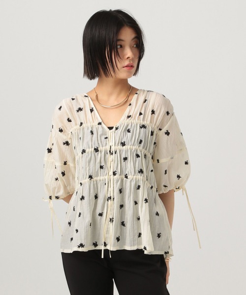 BAYFLOW（ベイフロー）の「[清涼感ある素材感]エンブロイダリーブラウス（シャツ/ブラウス・レディース・ボルドー/オフホワイト/ブラック・FREE）」の7枚目の写真
