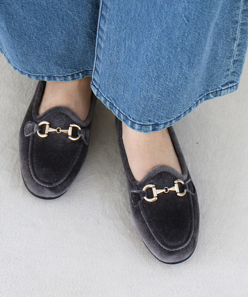 ALBEROLA（アルベローラ）の「【ALBEROLA / アルベローラ】ベロア ビットローファー / フラットシューズ（ローファー・レディース・ブラック/グレー・25/24/23/22）」の14枚目の写真