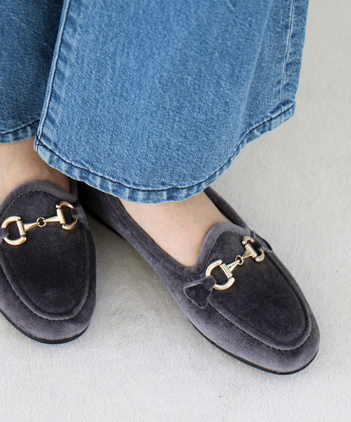 ALBEROLA（アルベローラ）の「【ALBEROLA / アルベローラ】ベロア ビットローファー / フラットシューズ（ローファー・レディース・ブラック/グレー・25/24/23/22）」の19枚目の写真