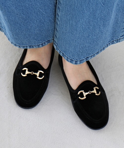 ALBEROLA（アルベローラ）の「【ALBEROLA / アルベローラ】ベロア ビットローファー / フラットシューズ（ローファー・レディース・ブラック/グレー・25/24/23/22）」の4枚目の写真