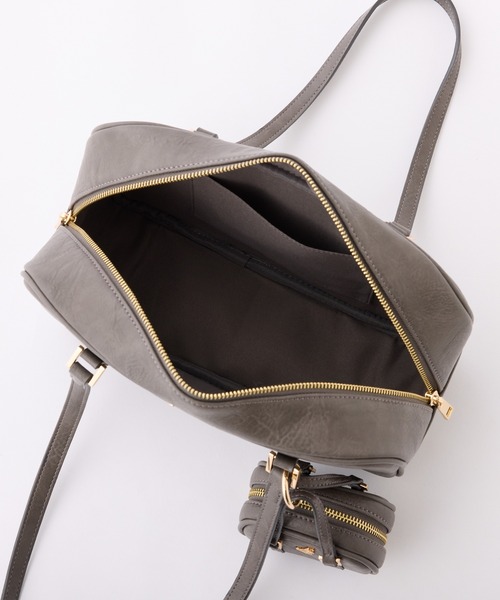 one after another NICE CLAUP（ワンアフターアナザーナイスクラップ）の「ミニバッグチャーム付きスクエアボストンバッグ（ボストンバッグ・レディース・ピンク/ブラウン/アイボリー/チャコールグレー・FREE）」の11枚目の写真