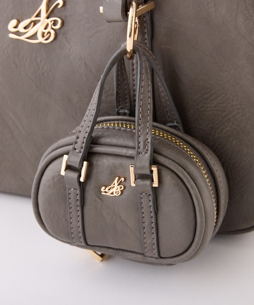 one after another NICE CLAUP（ワンアフターアナザーナイスクラップ）の「ミニバッグチャーム付きスクエアボストンバッグ（ボストンバッグ・レディース・ピンク/ブラウン/アイボリー/チャコールグレー・FREE）」の13枚目の写真