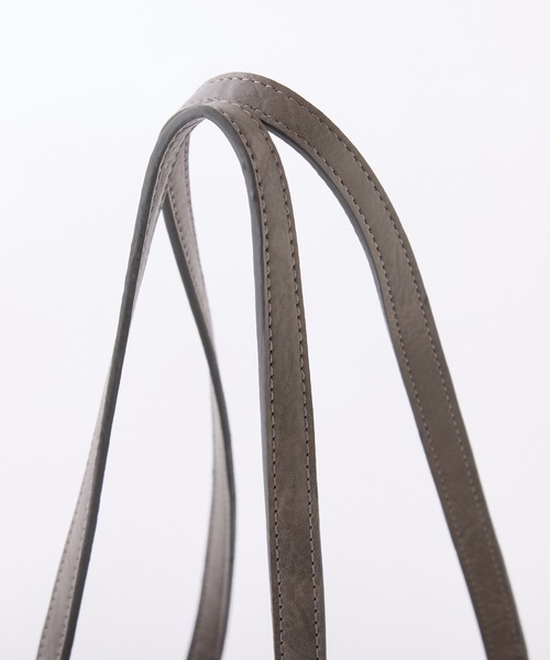 one after another NICE CLAUP（ワンアフターアナザーナイスクラップ）の「ミニバッグチャーム付きスクエアボストンバッグ（ボストンバッグ・レディース・ピンク/ブラウン/アイボリー/チャコールグレー・FREE）」の15枚目の写真