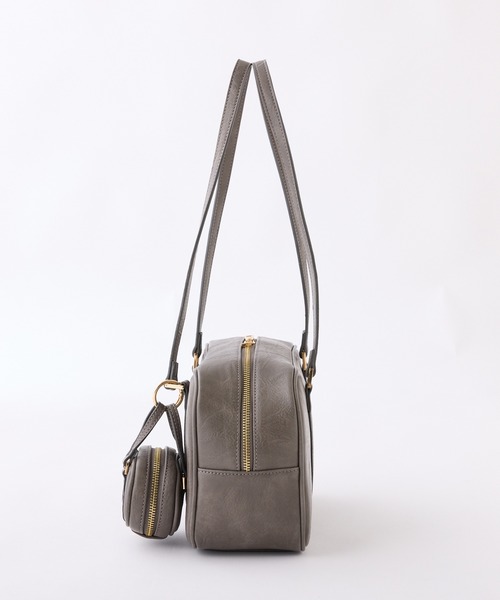 one after another NICE CLAUP（ワンアフターアナザーナイスクラップ）の「ミニバッグチャーム付きスクエアボストンバッグ（ボストンバッグ・レディース・ピンク/ブラウン/アイボリー/チャコールグレー・FREE）」の9枚目の写真