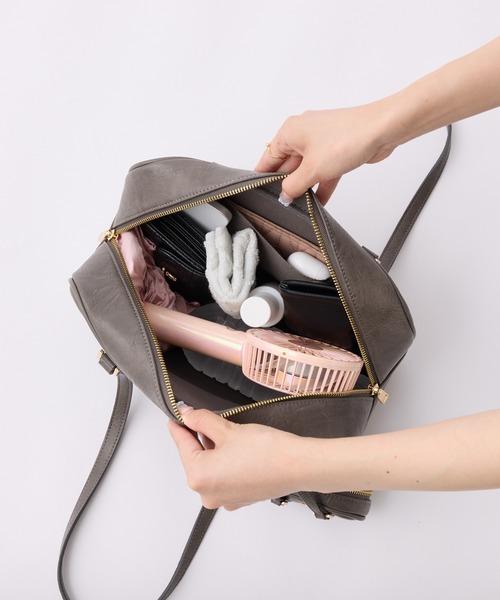 ミニバッグチャーム付きスクエアボストンバッグ（ボストンバッグ