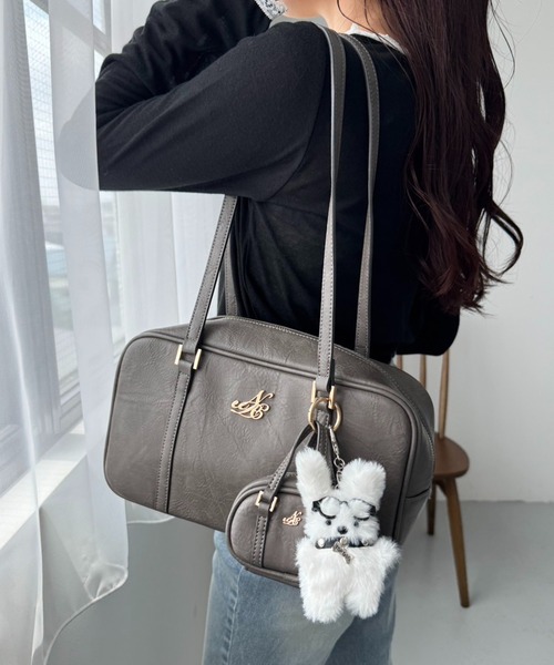 one after another NICE CLAUP（ワンアフターアナザーナイスクラップ）の「ミニバッグチャーム付きスクエアボストンバッグ（ボストンバッグ・レディース・ピンク/ブラウン/アイボリー/チャコールグレー・FREE）」の17枚目の写真