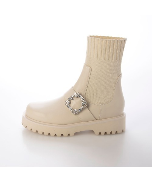 EVOL(イーボル)の「【S-LLサイズ展開・軽量】ビジューバックルニットショートブーツ IZ5770(ブーツ・レディース・ブラック/アイボリー・S/M/L/LL)」の16枚目の写真