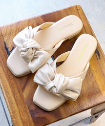 LibertyDoll（リバティードール）の「LIBERTYDOLL ビッグリボンスクエアフラットサンダル(4200)（サンダル）」