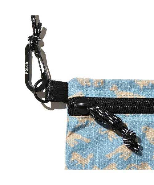 POLeR(ポーラー)の「POLER STUFFABLE POUCH(ポーラー スタッブル ポーチ)(ボディバッグ/ウエストポーチ・メンズ・ブルー系・ONE SIZE)」の3枚目の写真