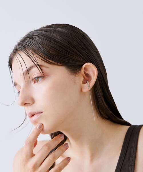 ete（エテ）の「チェーン ライナーカフ（イヤーカフ・レディース・イエローゴールド/プラチナム・FREE）」の5枚目の写真