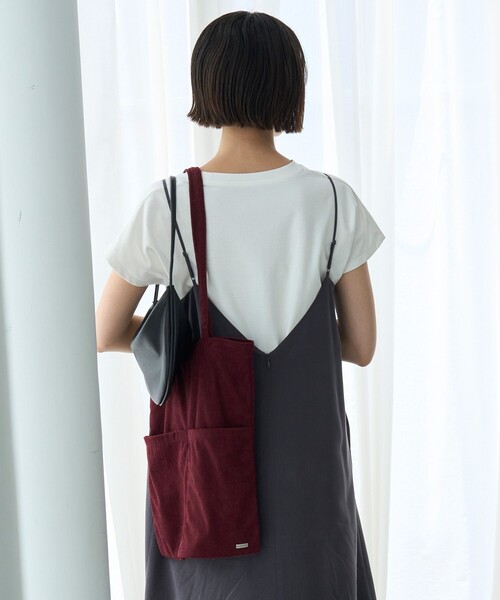 UNFILO(アンフィーロ)の「フィブリル キャミワンピース(ワンピース・レディース・グレー系/ベージュ系・SMALL/MEDIUM)」の3枚目の写真