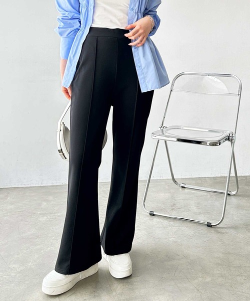 GeeRA(ジーラ)の「【-3kg見え/S-LL展開】美脚シルエットピンタックセミフレアパンツ(その他パンツ・レディース・チャコール/ベージュ/ブラック・SMALL/MEDIUM/LARGE/X-LARGE)」の4枚目の写真