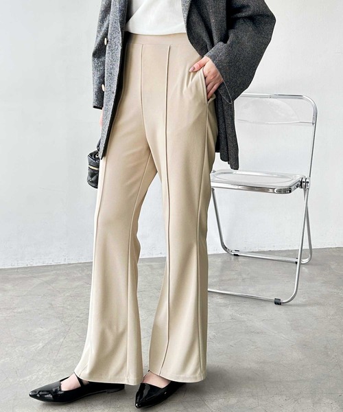 GeeRA(ジーラ)の「【-3kg見え/S-LL展開】美脚シルエットピンタックセミフレアパンツ(その他パンツ・レディース・チャコール/ベージュ/ブラック・SMALL/MEDIUM/LARGE/X-LARGE)」の17枚目の写真