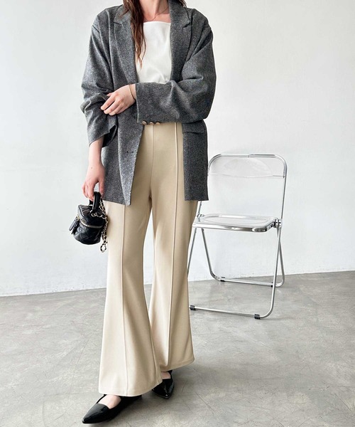 GeeRA(ジーラ)の「【-3kg見え/S-LL展開】美脚シルエットピンタックセミフレアパンツ(その他パンツ・レディース・チャコール/ベージュ/ブラック・SMALL/MEDIUM/LARGE/X-LARGE)」の19枚目の写真